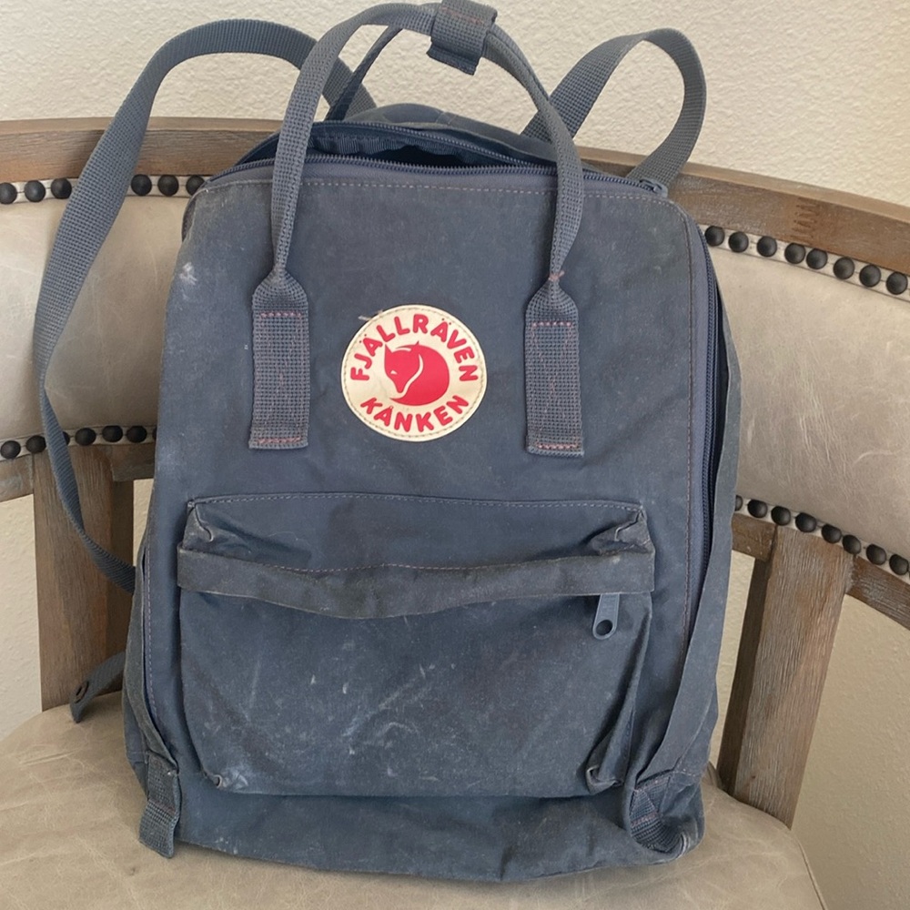 🌰🪵Fjallraven Kanken backpack -grey GUC🪵🌰